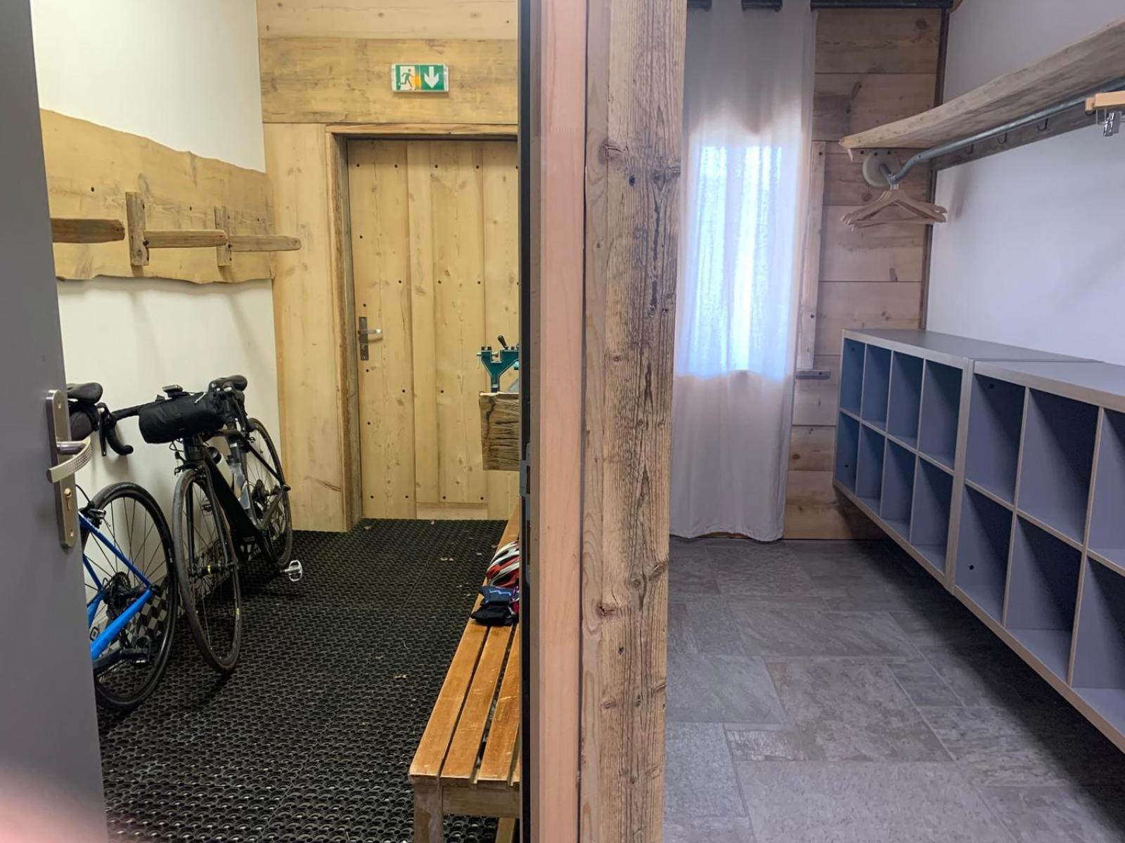Chalet Hotel La Tuviere Bike Inn Сен-Жан-дьо-Мориен Екстериор снимка
