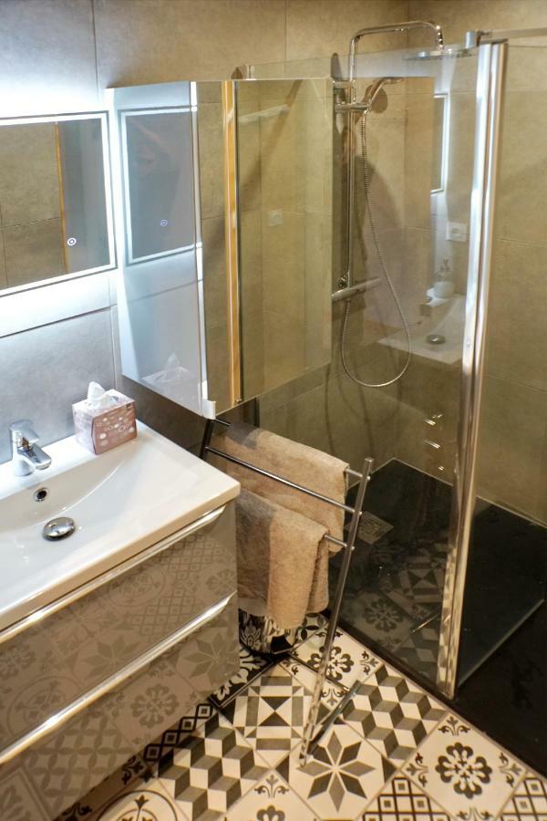 Chalet Hotel La Tuviere Bike Inn Сен-Жан-дьо-Мориен Екстериор снимка