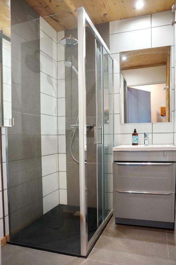 Chalet Hotel La Tuviere Bike Inn Сен-Жан-дьо-Мориен Екстериор снимка
